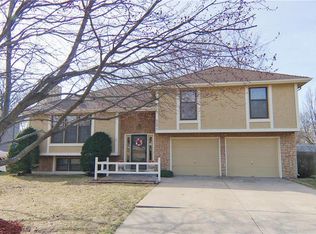 1009 NE Cedar St, Lees Summit, MO 64086