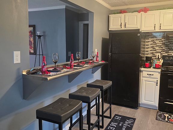 5th image of 502 Fair St