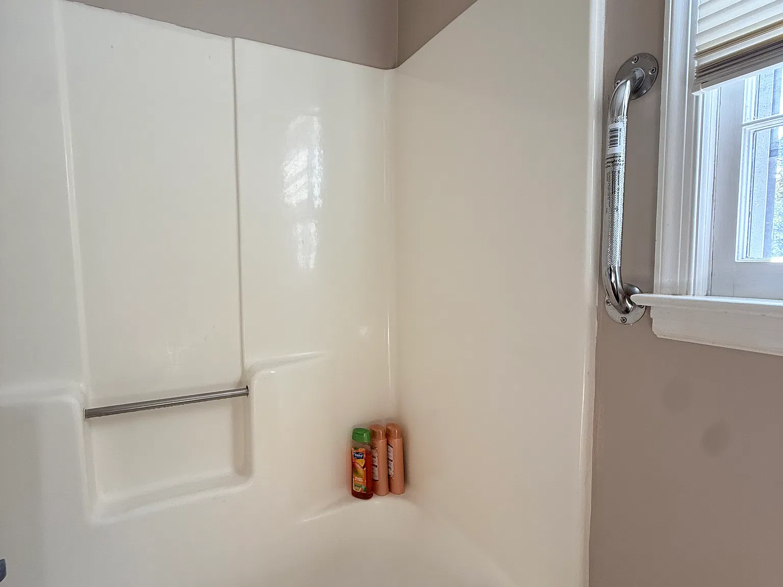 401 W Cadbury Dr — Photo 3