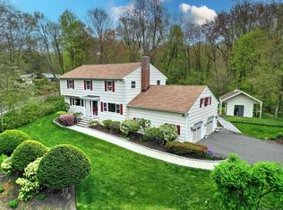 105 Pease Rd, Woodbridge, CT 06525