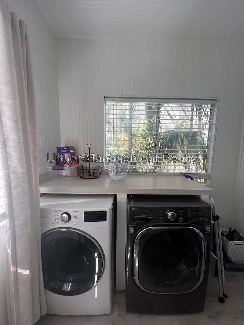 6 bed, 2.0 bath, $6,000 — Photo 4