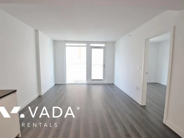 8188 Fraser St #201, Vancouver, BC V5X 0J8