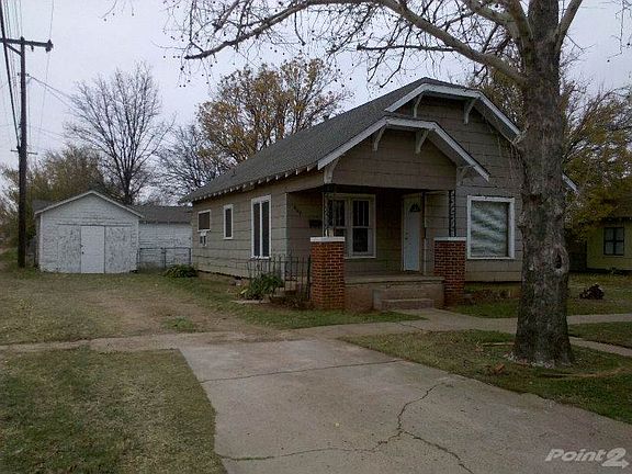607 4th St. NW w/ driveway & storage