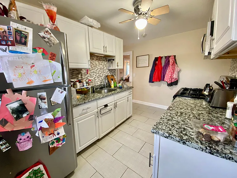 4907 Washington St #3R — Photo 9