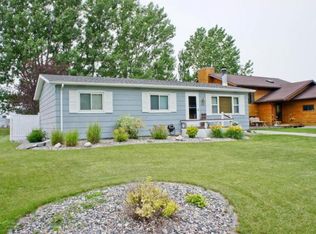 1853 29th St S, Moorhead, MN 56560