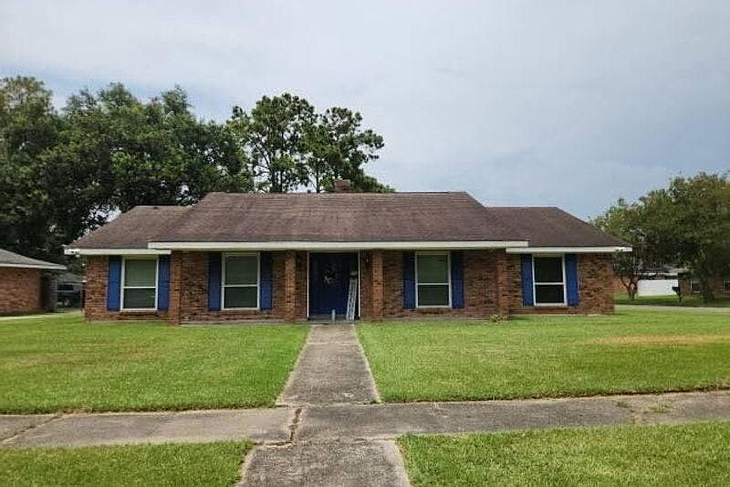 1st image of 13325 Avants Ave