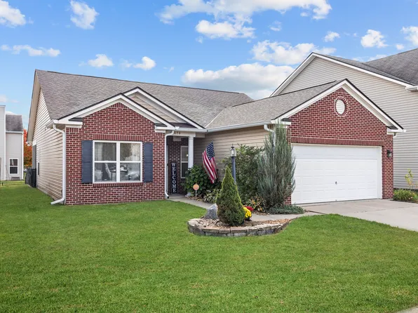 19426 Prairie Crossing Dr, Noblesville, IN 46062