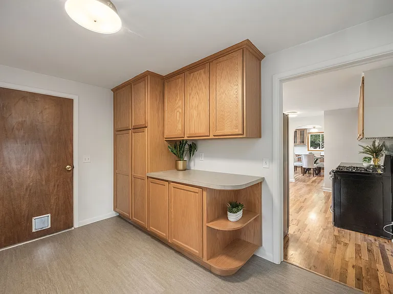 160 Circle Dr — Photo 10