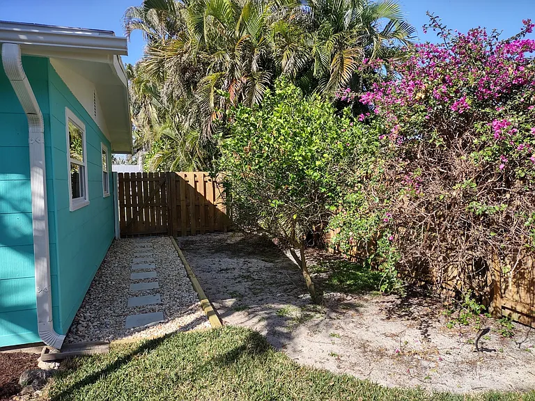 5148 Napoli Dr — Photo 11