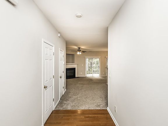 4th image of 713 Celeste Ln SW