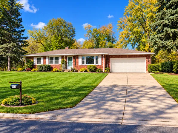 1445 Floral Dr W, Arden Hills, MN 55112