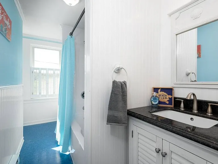 17 Tunis Ave #17 — Photo 7