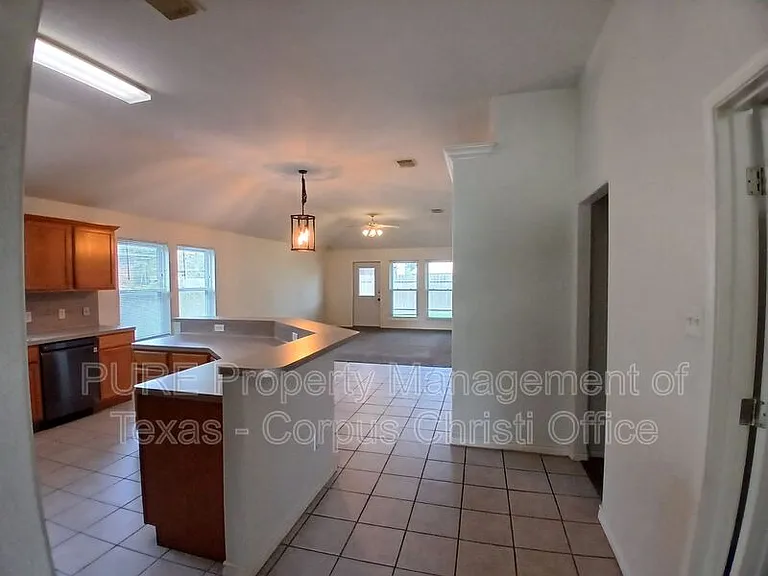 7609 Cold Springs Dr — Photo 5