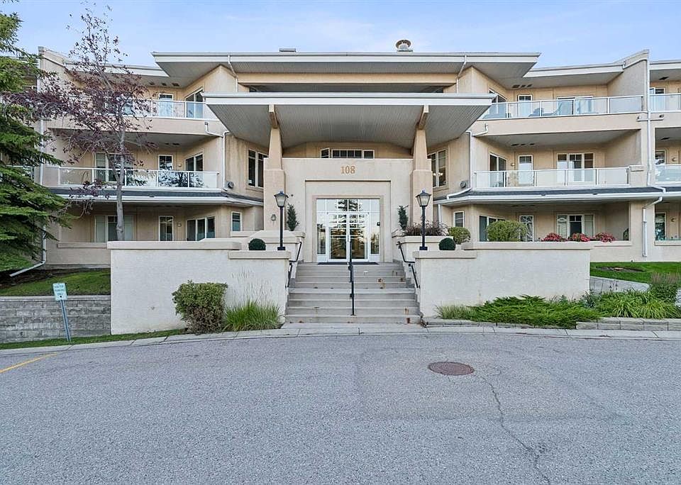 1st image of 108 SE Edgeridge Ter NW #102