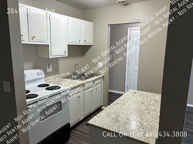 2845 Wood Ave — Photo 3