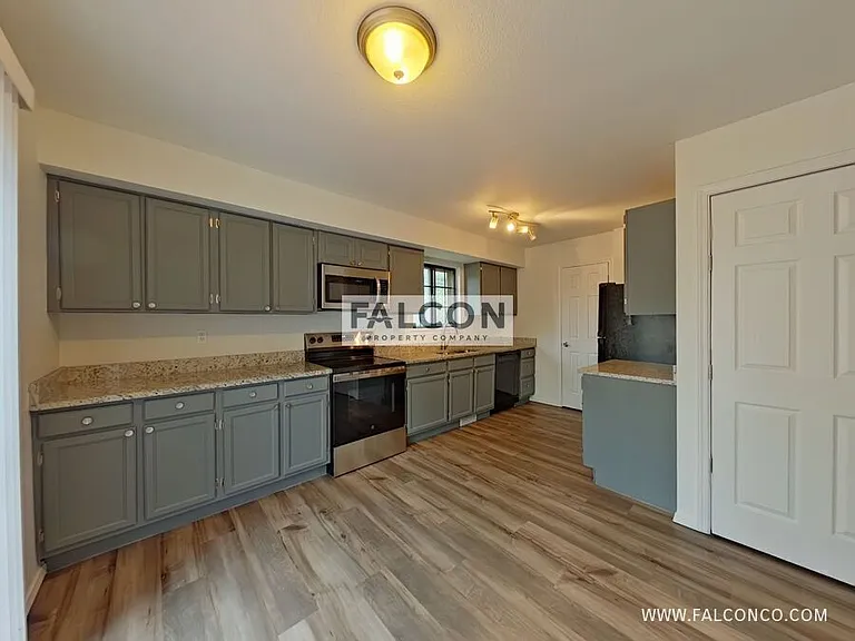 5949 Wisteria Dr — Photo 5