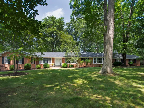 341 Francis Way, Lewisburg, WV 24901