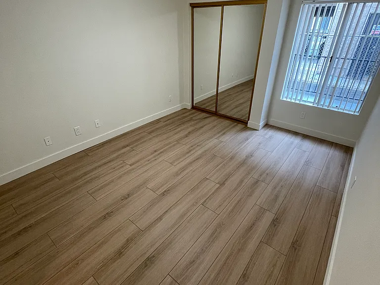 1051 Justin Ave — Photo 15