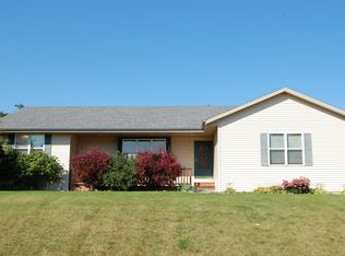 6515 High Hill Cir, Racine, WI 53402