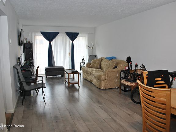 5th image of 165 Thierman Ln APT 303