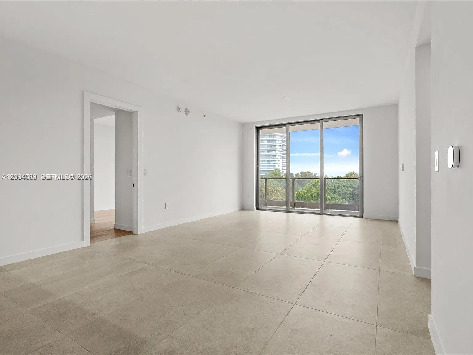 2200 Brickell — Photo 4