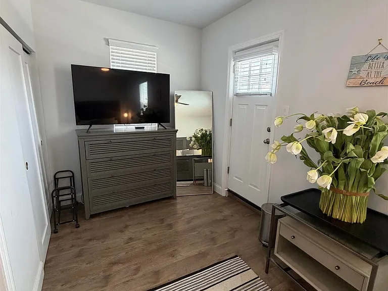 9313 Ventnor Ave — Photo 15