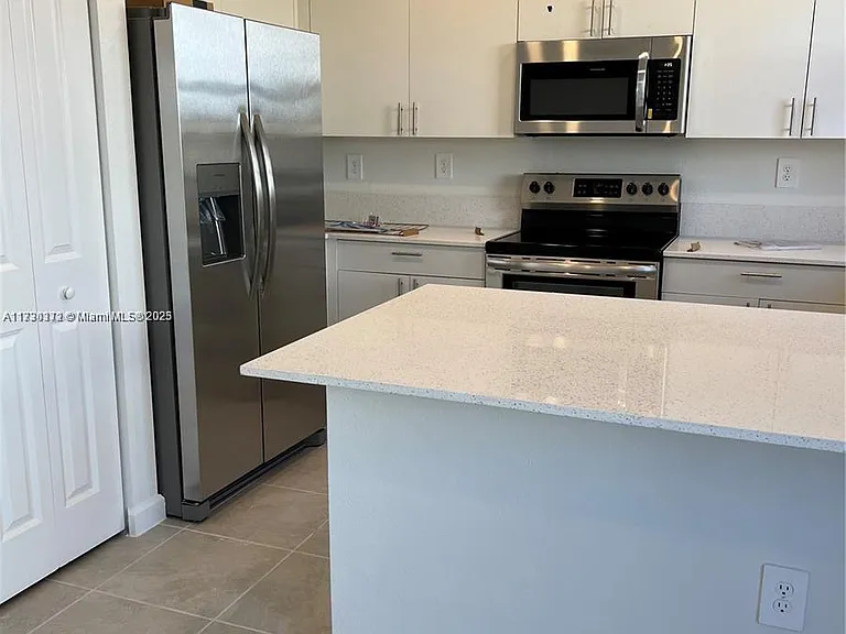 11787 SW 247th Ter — Photo 8