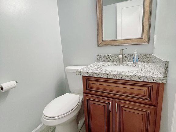 3rd image of 2839 Richland St APT D