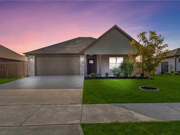 9 E Loveland Loop, Farmington, AR 72730