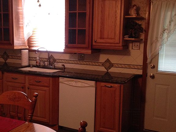 Custom kitchen/w granite