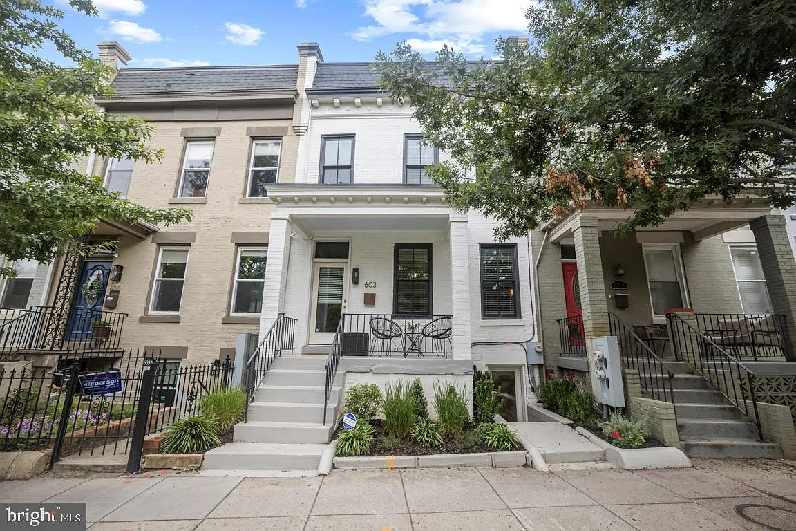 603 Kenyon St NW photo 1