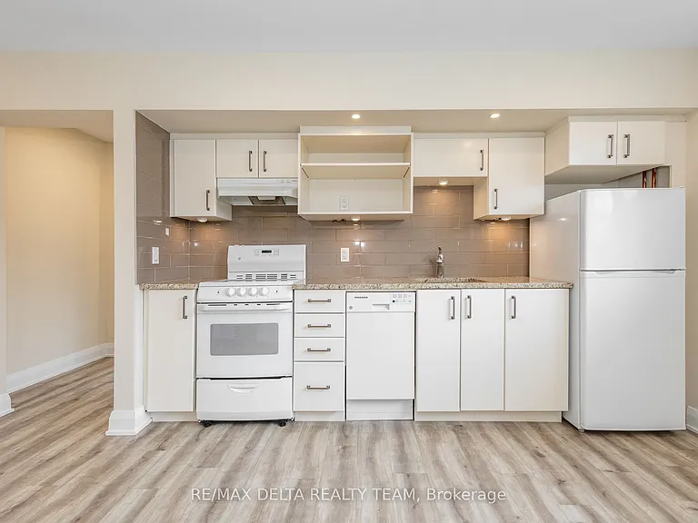 416 Dovercourt Ave #1 — Photo 7