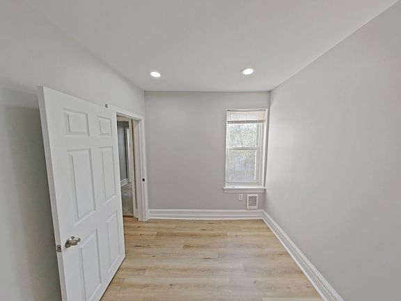 5th image of 3114 W Gordon St Floor 2