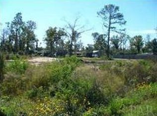 4800 Fairoaks Dr, Pace, FL 32571