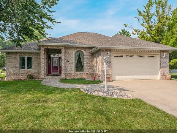 715 Jennifer Ct, Omro, WI 54963