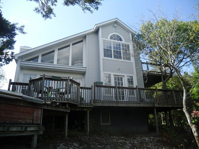 1st image of 106 Bueno Ln