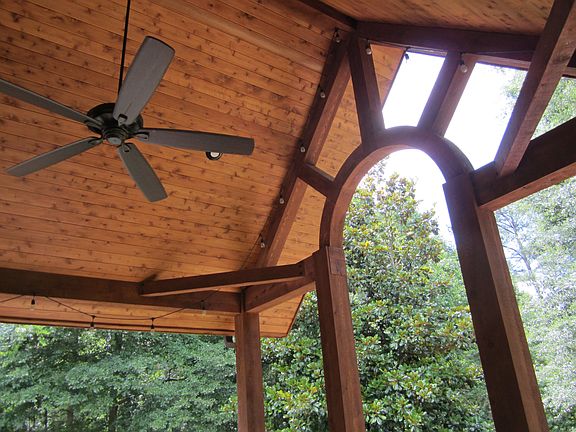 cedar w built in speakers