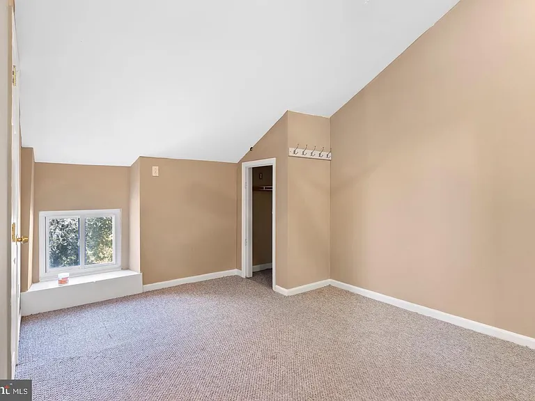 400 Green Ln #2 — Photo 12