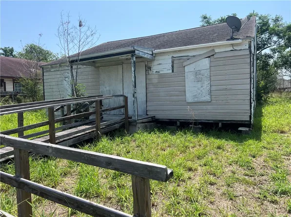 2844 Prescott St, Corpus Christi, TX 78404