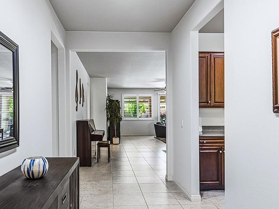 4th image of 39409 Camino Manena
