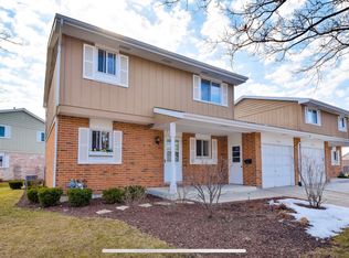 1602 Leytonstone Dr, Wheaton, IL 60189