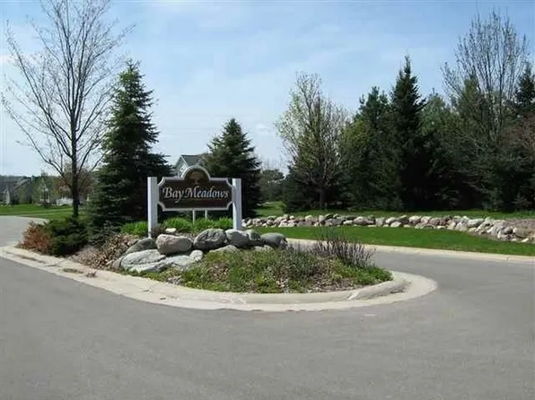 7920 Bay Meadow Dr, Harbor Springs, MI 49740