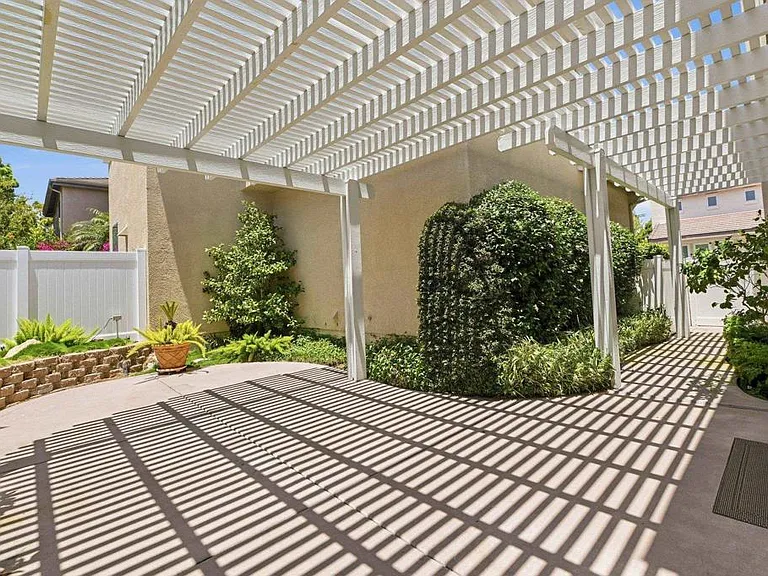 2031 Bravado St — Photo 36