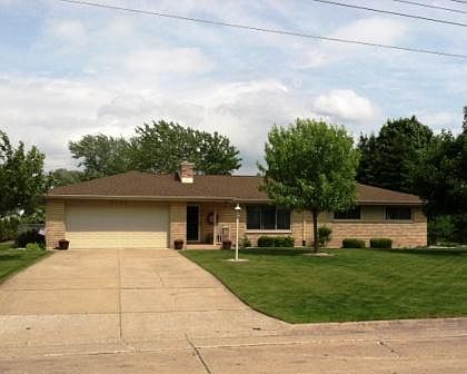 1st image of 2950 Badger Pl