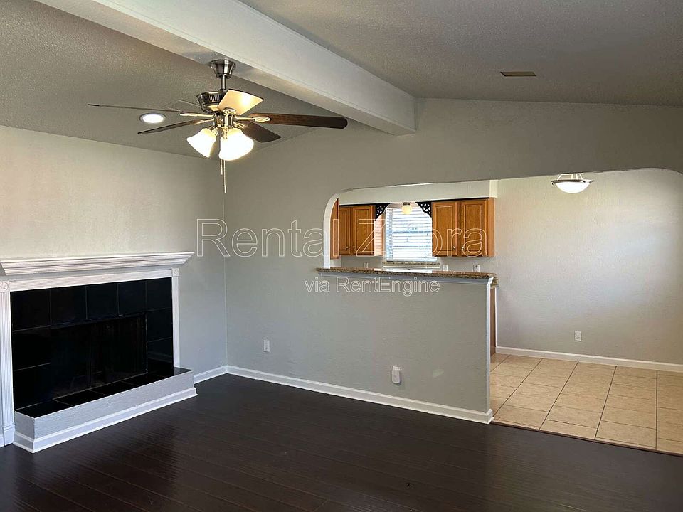 1st image of 2939 Longmeade Dr