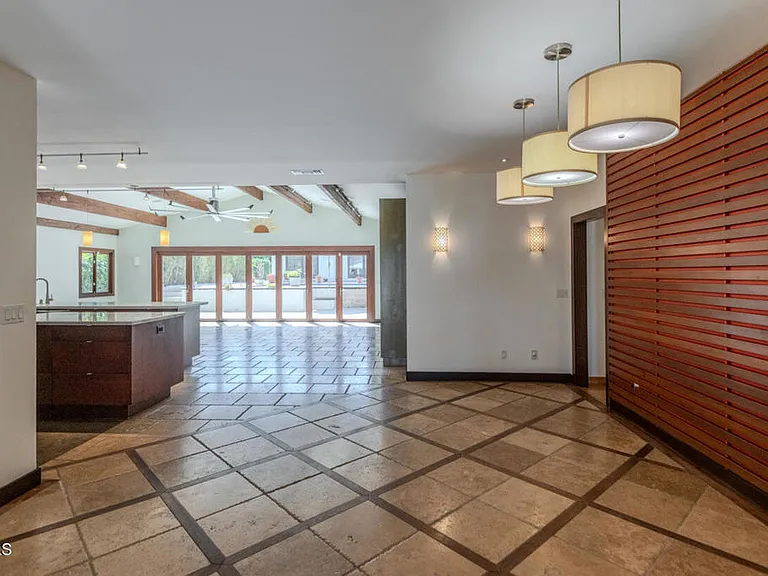 4819 Oakwood Ave — Photo 3