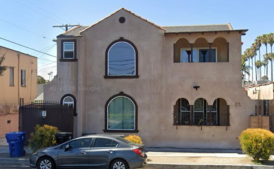 1st image of 2916 W 48th St
