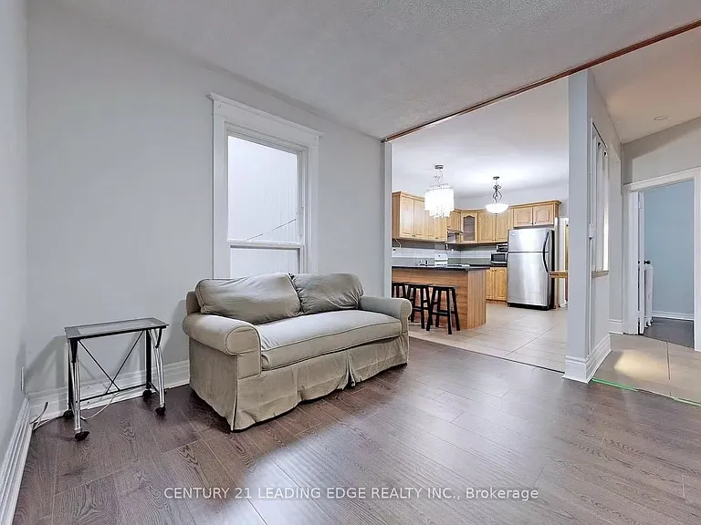 233 Borden St #MAIN LEVEL — Photo 5