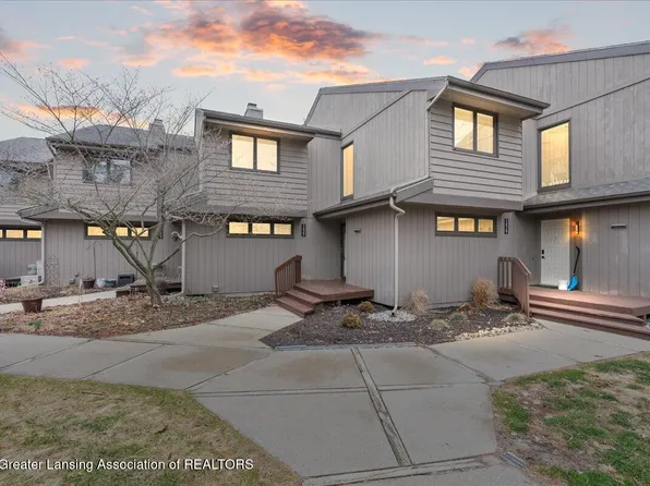 5427 Wild Oak Dr, East Lansing, MI 48823