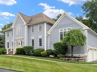 121 Sawyers Ln, Tewksbury, MA 01876